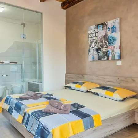 Genesis - Stadtvilla Istrien - Mit Privatem, Beheizbaren Infinity Pool Und Olivengarten Holiday home *
