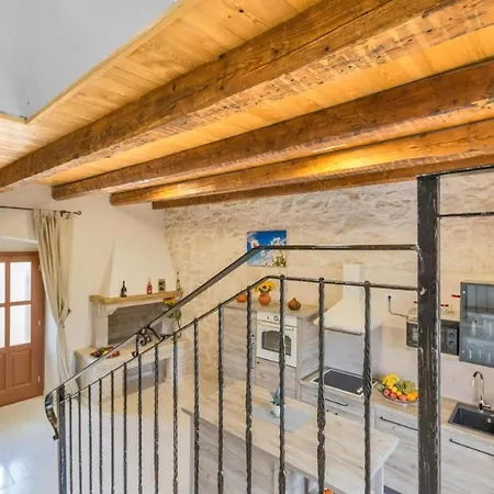 Holiday home Genesis - Stadtvilla Istrien - Mit Privatem, Beheizbaren Infinity Pool Und Olivengarten *