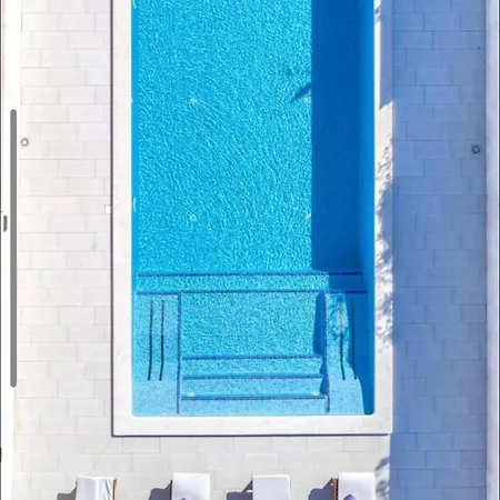Genesis - Stadtvilla Istrien - Mit Privatem, Beheizbaren Infinity Pool Und Olivengarten *